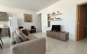 Crescent Court F